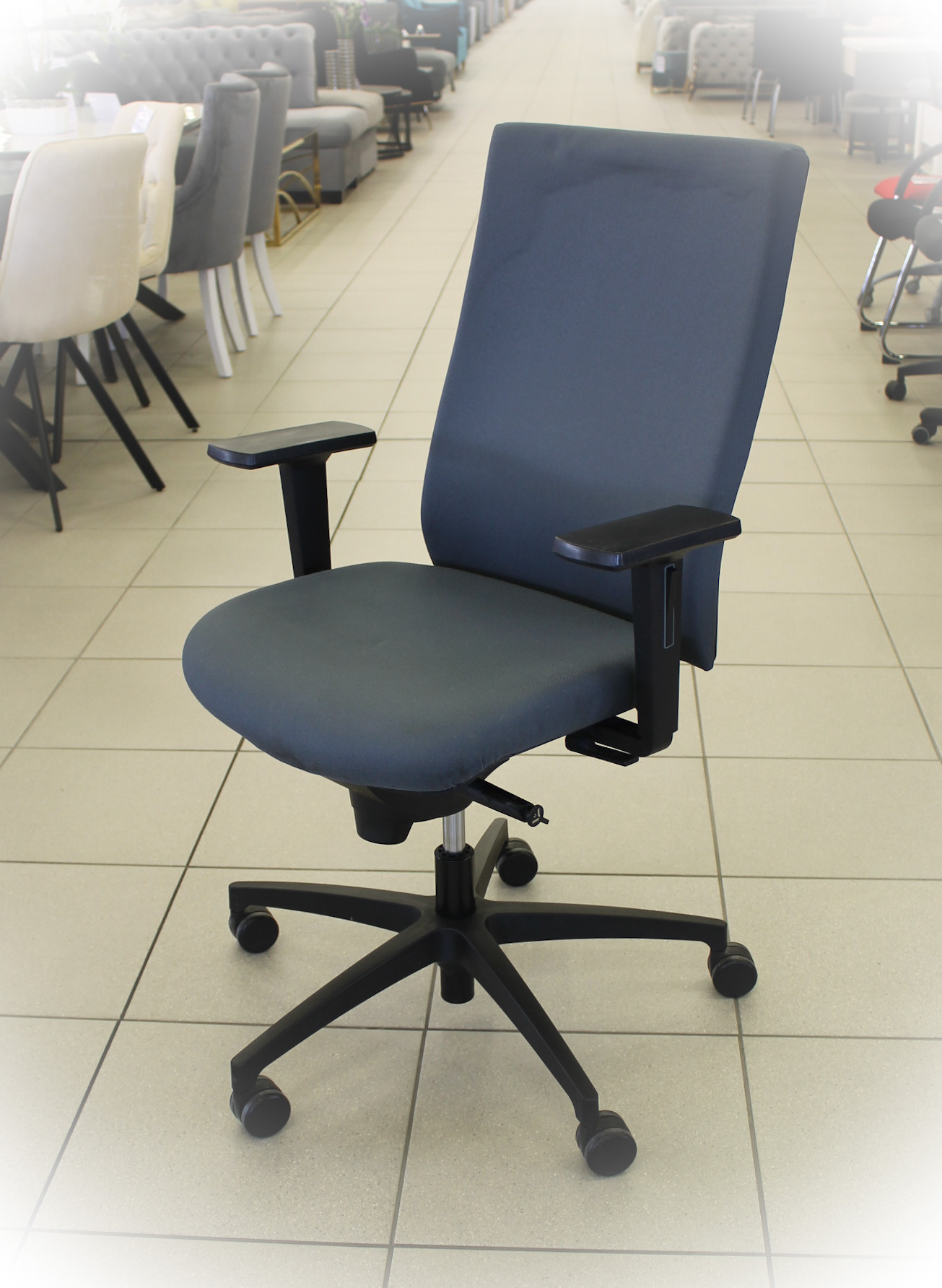 Naudota darbo kėdė, ND-kd-295 Dauphin, pilka. (maksimali apkrova 100 kg)