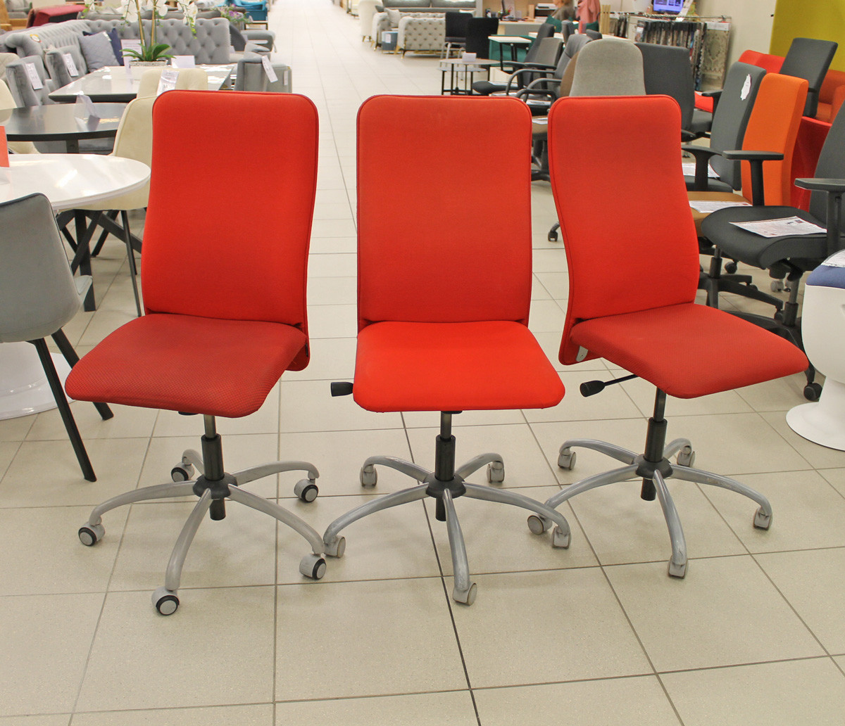 Naudota biuro kėdė, ND-kd-248-5-W VERSO Narbutas, raudona. (maksimali apkrova 100 kg)