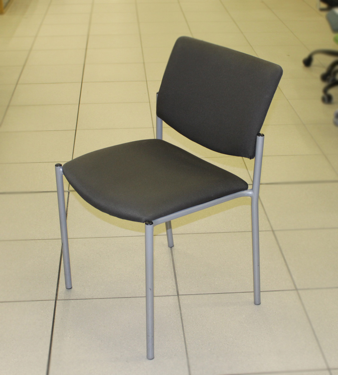 Naudota lankytojų kėdė, ND-kd-284 , pilka. 