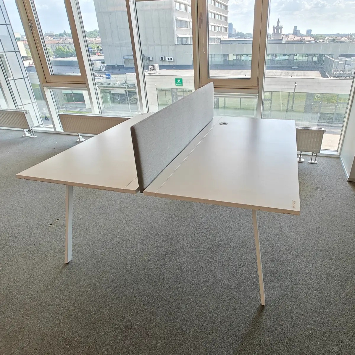 Baltas dviejų vietų darbo stalas ND-ST-854