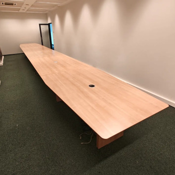 Didelis posėdžių stalas (gali būti mažesnis) ND-ST-834