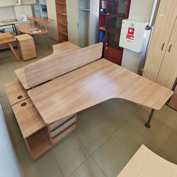 Dviejų vietų solidus darbo stalas ND-ST-843
